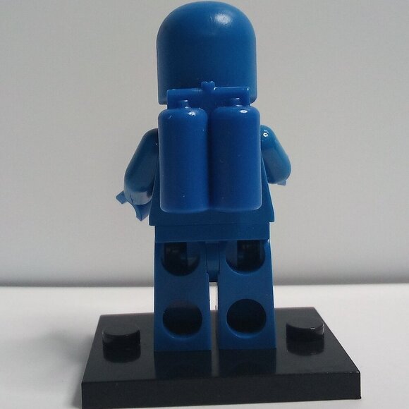 Lego Movie BENNY Blue Old Retro Spaceman Space Man Minifigure Minifig City 70816 - Picture 2 of 2